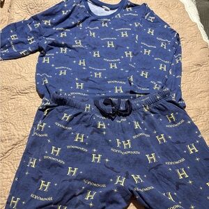 Warner Bros.  Unisex Hogwarts Blue and Yellow Pajama Set